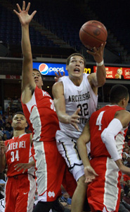 Aaron Gordon of Archbishop Mitty slices between defenders during 2013 CIF Open Division state final. Photo: Willie Eashman.