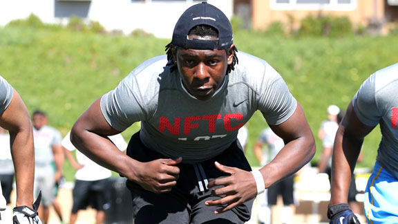 Dwight Williams from Serra of Gardena seems to be a consensus choice among scouting analysts as state's No. 1 linebacker for Class of 2014. Photo by Tom Hauck.