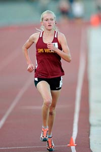 Simi Valley's Sarah Baxter is far ahead of the pack during CIFSS 3200-meter race. Photo: Michael Owen Baker (L.A. Daily News).