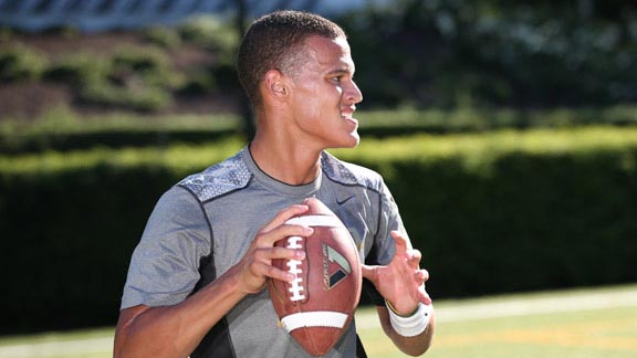 Chaminade QB Brad Kaaya gets ready to throw at the Elite 11 finals in Oregon. His team moved up to No. 8 in the state this week. Photo: Tom Hauck (Courtesy Student Sports).