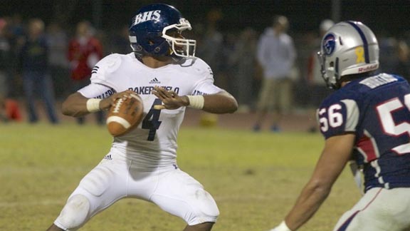 Senior quarterback Asauni Rufus has guided Bakersfield to the CIF Central Section Division I final opposite defending champ Clovis North of Fresno. Photo: Courtesy CentralValleyFootball.com. CLICK HERE to check out the site.