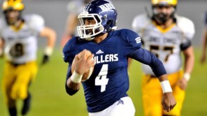 Bakersfield QB Asuani Rufus bolts down the sideline against Del Oro of Loomis in the second half of team's win in CIF Division I state bowl game. Photo: Scott Kurtz.