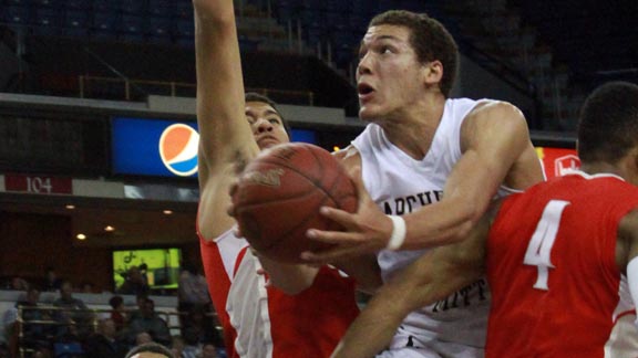 Aaron Gordon gets sandwiched during CIF Open Division championship against Mater Dei. He won't be eating sandwiches too often anymore after going No. 4 in NBA Draft. Photo: Willie Eashman.