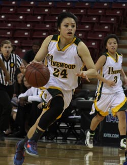 Gabi Bade knocked down 13 points in Pinewood's victory over La Jolla Country Day. Photo: Willie Eashman.