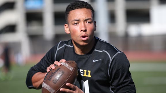 Westlake quarterback Malik Henry looks downfield during drill at Los Angeles Elite 11 Quarterback Camp. Photo: Tom Hauck/Student Sports.