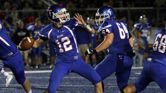 Jake Browning passed for 520 yards and seven TDs in the first game of his senior season, which doesn't match the 689 yards and 10 TDs he in the first game of his sophomore year. Photo: James K. Leash/Sportstars.