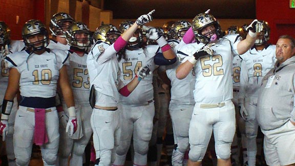 Elk Grove players react after seeing themselves on the big screen at Levi's Stadium before game against Jesuit of Carmichael. Photo: John Hull/Elk Grove Citizen.