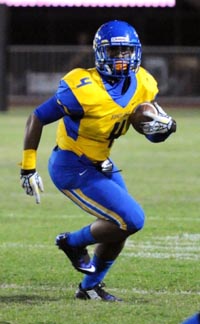 Bishop Amat RB Torreahno Sweet scored five TDs in the first half of team's game on Friday. Photo: Vince Quinones/Bishop Amat TD Club.