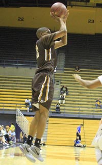 De'Anthony Melton of Encino Crespi hoists a smooth-looking jumper during last year's CIF D4 state final. Photo: James Escarcega.