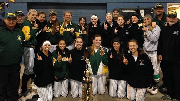 Livermore High's softball team took top honors on Saturday night at annual Livermore Stampede. Will it be them or Logan of Union City at No. 1 in East Bay? Photo: Harold Abend.