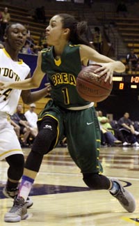 Brea Olinda junior point guard Reili Richardson held her own against talented Bishop O'Dowd backcourt in D3 state final. Photo: Willie Eashman.