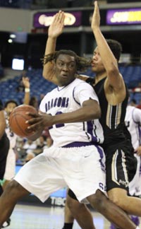 Sac High's Solomon Young looks to make a move in NorCal D2 final against Archbishop Mitty. Photo: Willie Eashman.