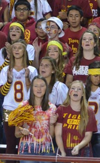 Fans at recent Los Banos games get fired up for their team. Photo: lbsportsboosters.com.