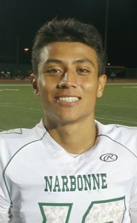 Narbonne QB Roman Ale knows how to spread the ball around to a fleet of fast receivers. Photo: Martin Henderson/OC Sidelines.com. 