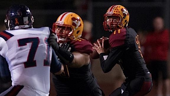 Brock Johnson of Mission Viejo often gets good protection when he is looking to pass, as was the case in this recent game. Photo: Miguel Vasconcellos/OCSidelines.com.