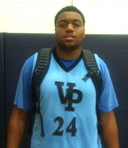 Evan Battey of Villa Park was frequently written up as a State Stat Star of the Week. Photo: Ronnie Flores.