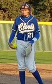 Danielle Lung pitches for Clovis as a freshman. She already was among the top pitchers in the CIF Central Section. Photo: Twitter.com.