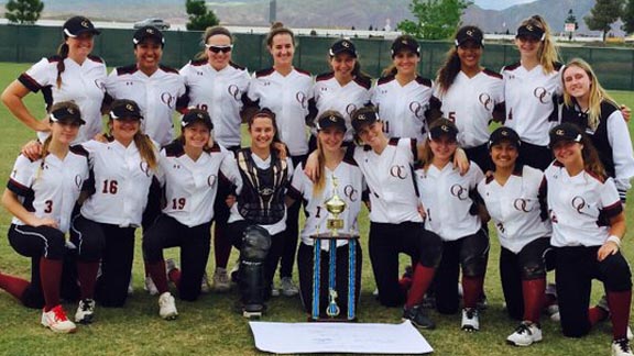 The Oaks Christian softball team of Westlake Village collected a trophy after the way it played at tourney in Bakersfield. Photo: @oaks_softball/Twitter.com.