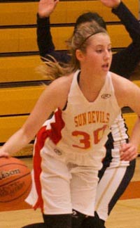 Casey McWilliam from Mt. Carmel of San Diego will make it into the state record book for accurate free throw shooting. Photo: sandiegosol.com.