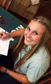 Peninsula High's Steffi Best signs letter of intent with Cal Poly San Luis Obispo. Photo: @CalPolySoftball/Twitter.com.