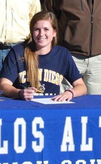 Lizzy Beutter of Los Altos signs a letter of intent with UC San Diego. Photo: stingsoftball.com.