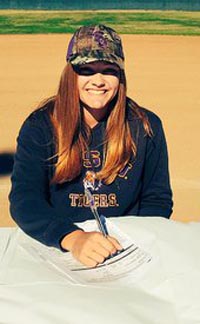 Amanda Doyle of Canyon Country Canyon (going to LSU) is one of three players from the same league (Foothill League) who will be playing in the PGF All-American Game later this summer in Irvine. Photo: Twitter.com.