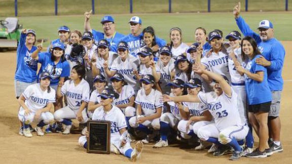 Madera players celebrate after winning 2nd straight section title. Photo: madera.k12.ca.us.