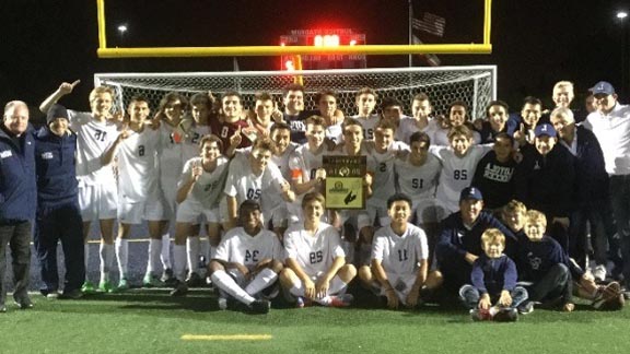 Members of Loyola's soccer team celebrate after they won CIF Division Southern California. Photo: loyolahs.edu.