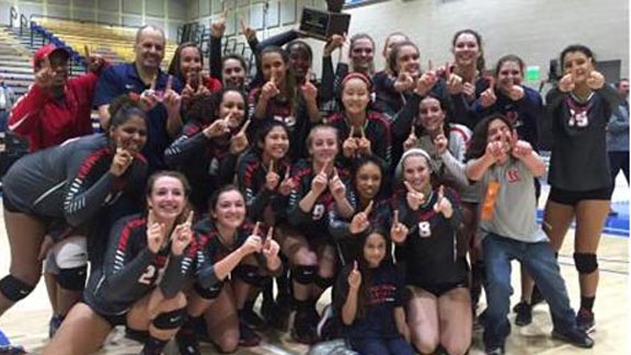Redondo's girls celebrate after winning second straight CIF Division I state title last December. This year's team is playing this weekend at Nike TOC. Photo: RedondoAthletics/ca.8to18.com.