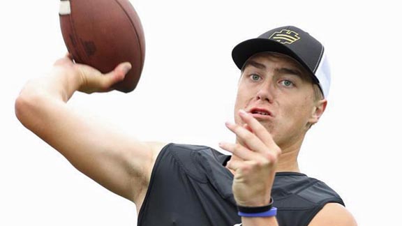 Corona del Mar's Chase Garbers throws during one of last summer's Elite 11 quarterback events. He has 10 TD passes in last two weeks. Photo: Tom Hauck/StudentSports.com.