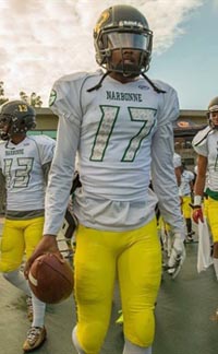Jalen Chapman came back from a poor performance for him earlier in the game to lead Narbonne to game-winning score vs. Los Angeles. Photo: Hudl.com.