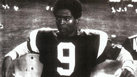 Marcus Allen takes a breather as the quarterback at Lincoln High in San Diego during 1977 season. He went to become an all-time great NFL running back. Photo: Partletonsports.com.