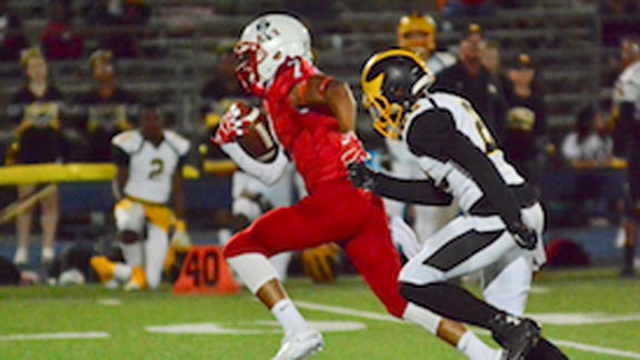 Ben Goodwin breaks loose for 10-0 Christian of El Cajon during win last Friday against Mission Bay of San Diego. Photo: Ramon Scott/eastcountysports.com.