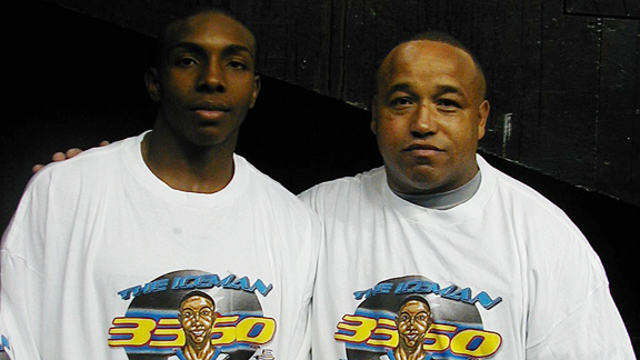 DeMarcus Nelson (left) is flanked by his doting father Ron Nelson after he broke the California all-time state scoring record during a 2004 Sac Joaquin Section semifinal playoff game at ARCO Arena vs. Lodi Today. DeMarcus broke a state scoring record that stood for 11 years and also finished his career Top 10 in rebounds and assists. Photo: Mark Tennis